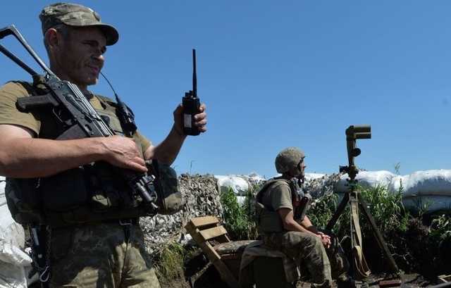 "Горячее" Мариупольское направление и трое раненых бойцов. Ситуация на Донбассе