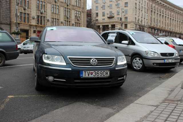 В Украине набирает обороты новая схема ввоза авто на еврономерах
