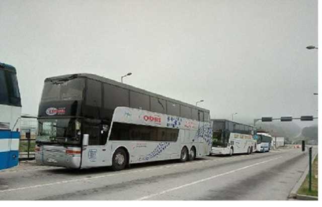 На белорусско-украинской границе застряли десятки автобусов