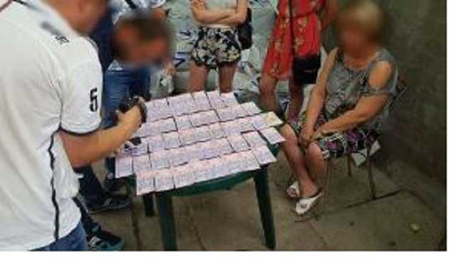 В Марганце экс-зампред горсовета уволившись, продолжала собирать взятки с коммерсантов