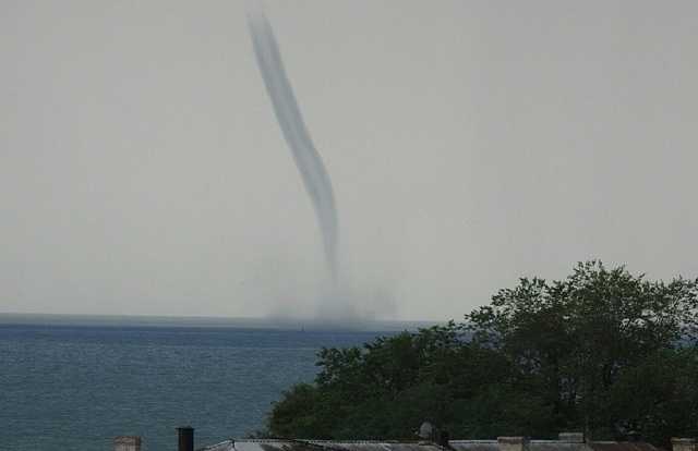 Как перед концом света. На Бердянск обрушились смерчи