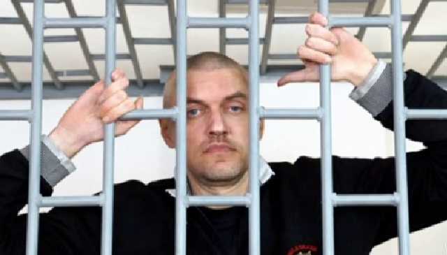 «Даже не звонит!» Мать Клыха обвинила Яценюка в страданиях сына