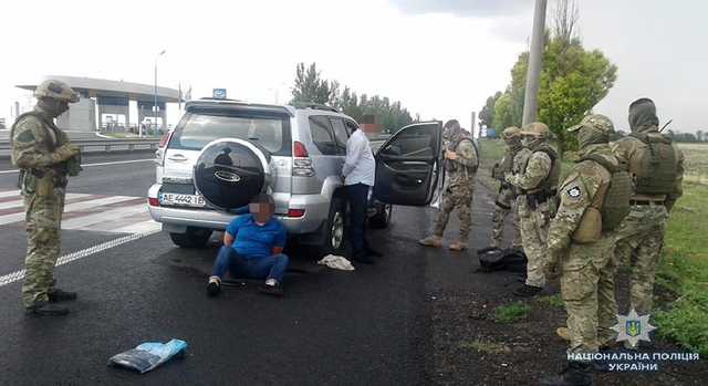 В Запорожье похититель «прикрывался» фальшивым удостоверением работника Администрации Президента