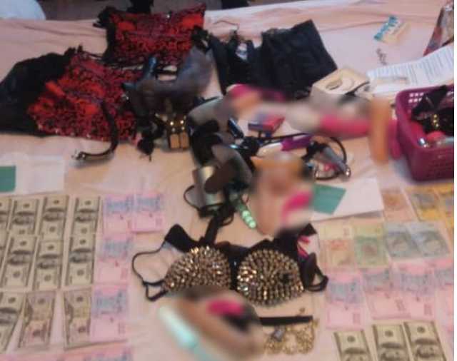 В Днепре накрыли порностудию с несовершеннолетними моделями: видео