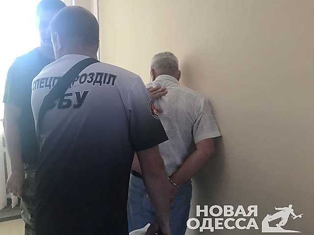 Советник главы РГА на Николаевщине попался на вымогательстве взятки в 130 тысяч гривен