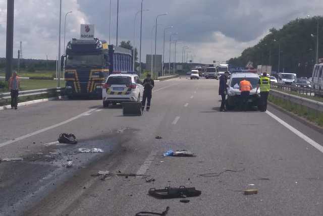 "Сначала выпала девочка": очевидцы рассказали жуткие подробности ДТП под Житомиром