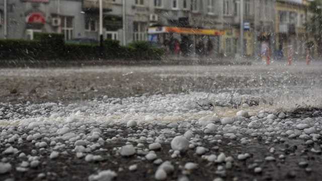 Дожди в Украине - В субботу часть Украины накроют дожди и град