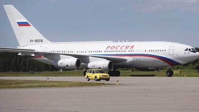 Золотой туалет и остальные драгоценности: СМИ показали всю роскошь одного из самолетов Путина