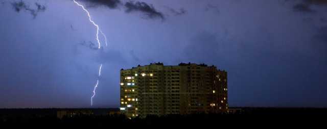 Еще более мощные грозы и град. Спасатели предупредили об ухудшении погоды