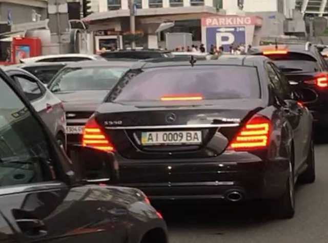 З’явилося відео, як автомобіль керівника «Укравтодору» наїхав на активістів