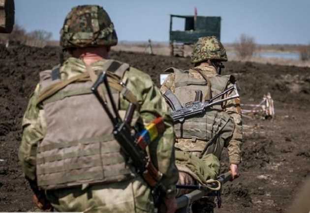 Готовился бежать в "ДНР": в рядах ВСУ на Донбассе выявили предателя