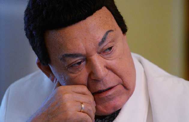 "Вообще слег, в каталке везли": очевидец рассказал о Кобзоне в больнице