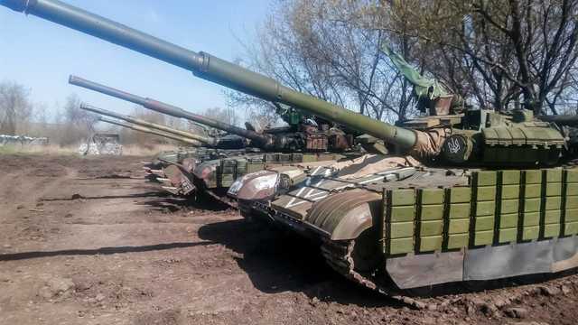Будет наступление? Оккупанты подогнали танки и артиллерию на Донбассе