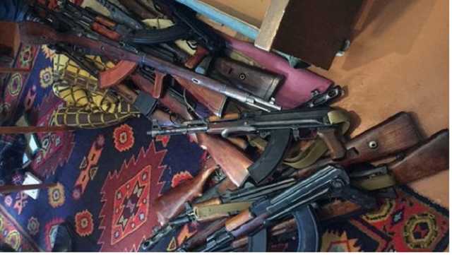 "Можно месяц мощно воевать": Матиос рассказал, как вывозят оружие с Донбасса