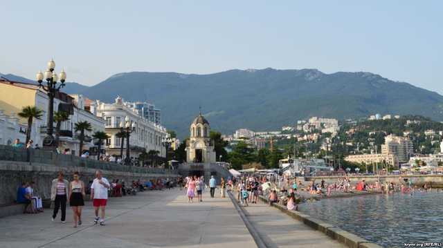 Туристка из РФ в шоке от Крыма: грязь и безумные цены