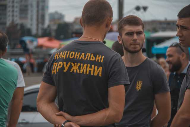 Рэкет маршруток в Киеве на «Черниговской»: Нацкорпус и перевозчик прокомментировали ситуацию