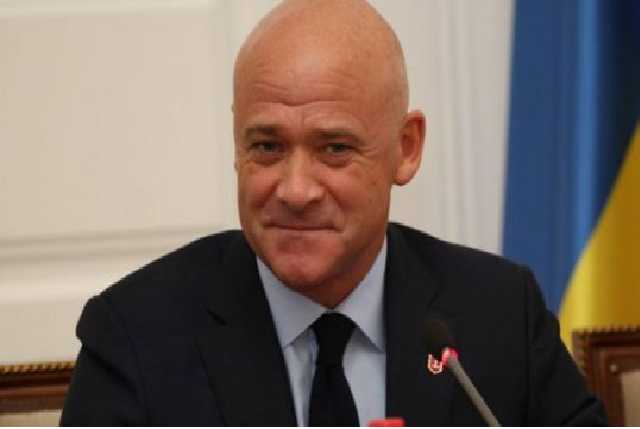 На фестивале в Литве мэр Одессы сел за барабанную установку