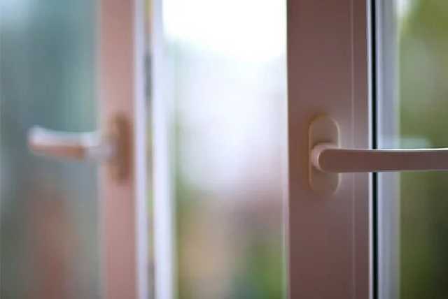 В Киеве из окна больницы скорой помощи выпал мужчина