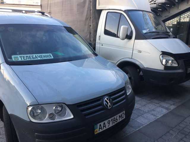 Киношники ради съемок фильма срезали ограничительный столбик в центре Киева