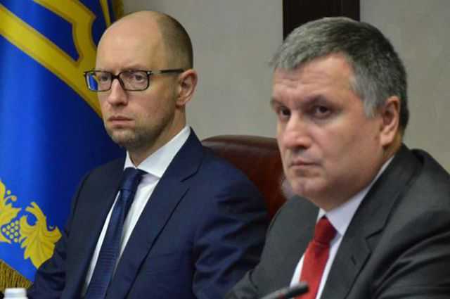 У Авакова забрали дело о вмешательстве в деятельность Яценюка