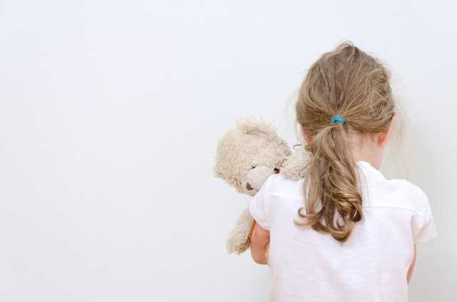 Брал на выходные и совращал: в Николаеве отец растлил 4-летнюю дочь