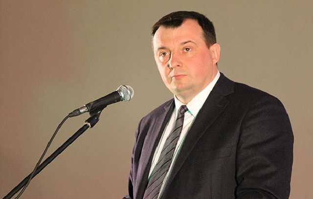 Екс-губернатор Чернігівщини відразу після відставки купив елітний джип за 5 мільйонів