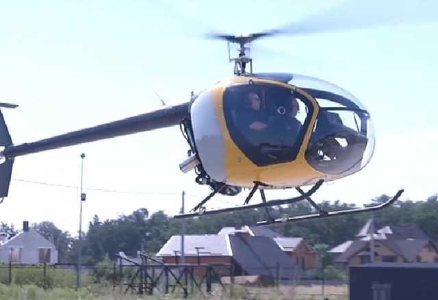 Турчинов показал современные суперлегкие вертолеты украинского производства