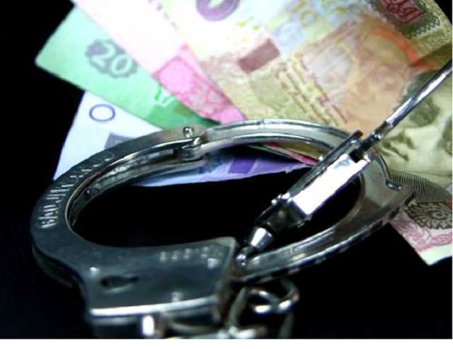 Військова прокуратура затримала на Житомирщині поліцейського на хабарі у 5 тисяч гривень