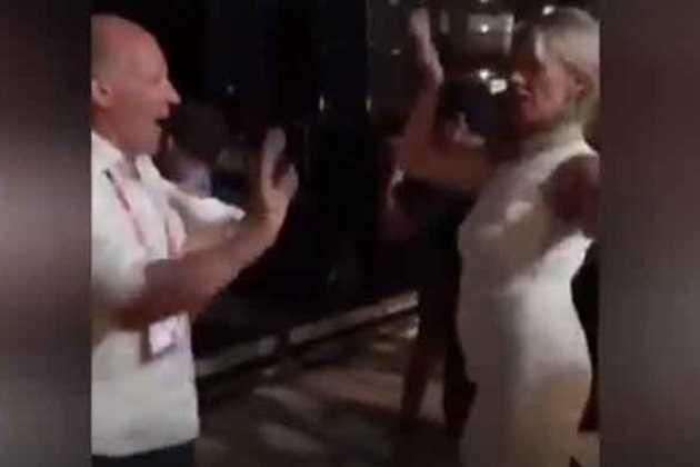 Судорожная жаба. В сети высмеяли дикие танцы помощницы Лаврова