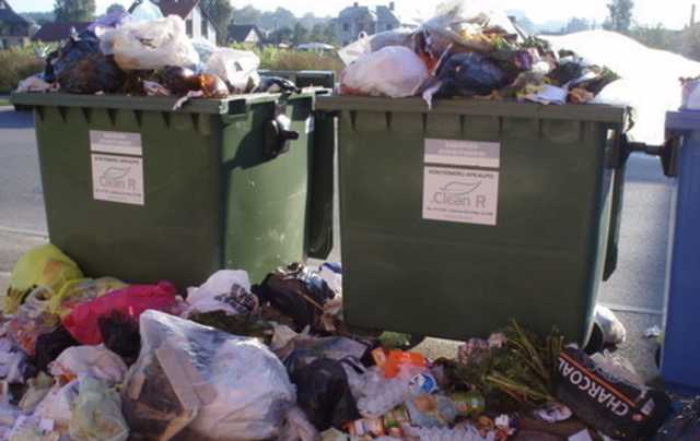 В КГГА нашли виновных в переизбытке мусора во дворах