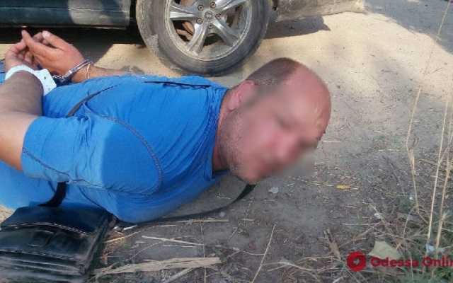 Совращал падчерицу месяцами: в Одессе задержан 40-летний извращенец