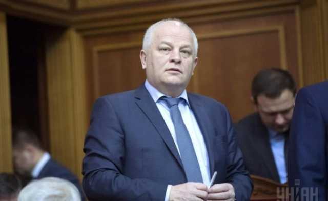 В июле Министр Кубив получил зарплату в три раза больше оклада