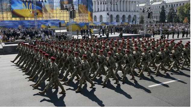 В Киев стягивают военную технику