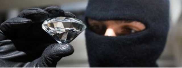 В Киеве вооруженная банда ограбила ювелирный магазин и убила охранника
