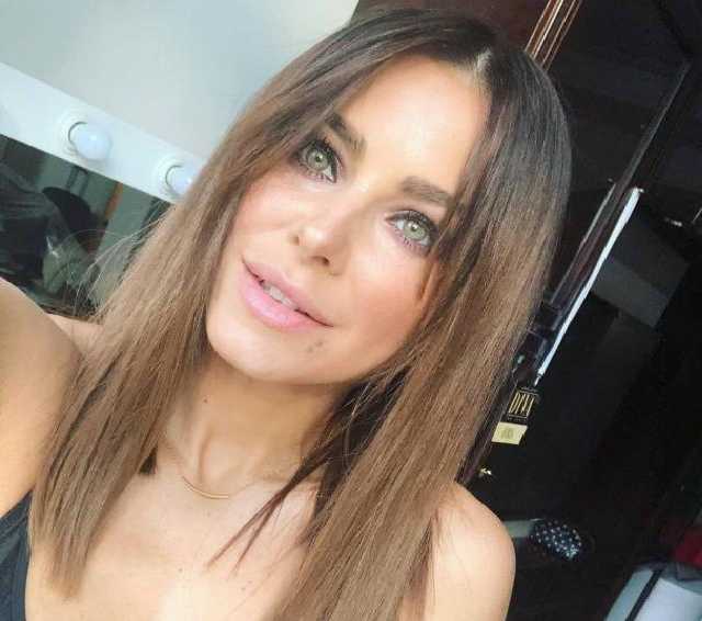 Ани Лорак стойко переживает развод: певица больше времени посвящает дочери