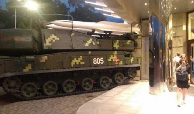 Минобороны расследует, почему "Бук" протаранил здание