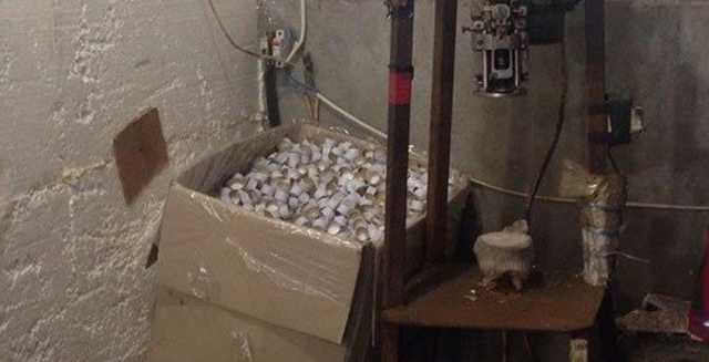 На Днепропетровщине выявили нелегальный цех по производству контрафактного алкоголя