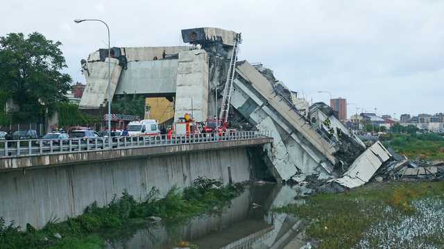 Обвал моста в Генуе: названы возможные причины