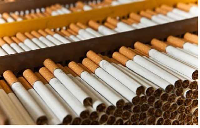 На Закарпатье контрабандист на тракторе, убегая от пограничников, потерял прицеп сигарет