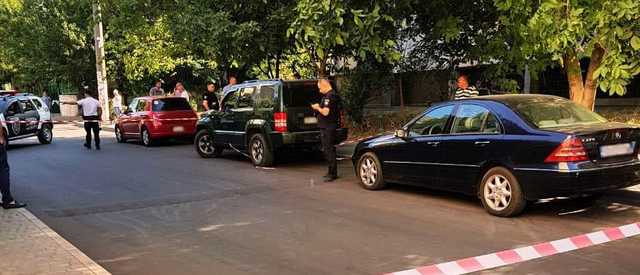 В Одессе выстрелили в мужчину в авто