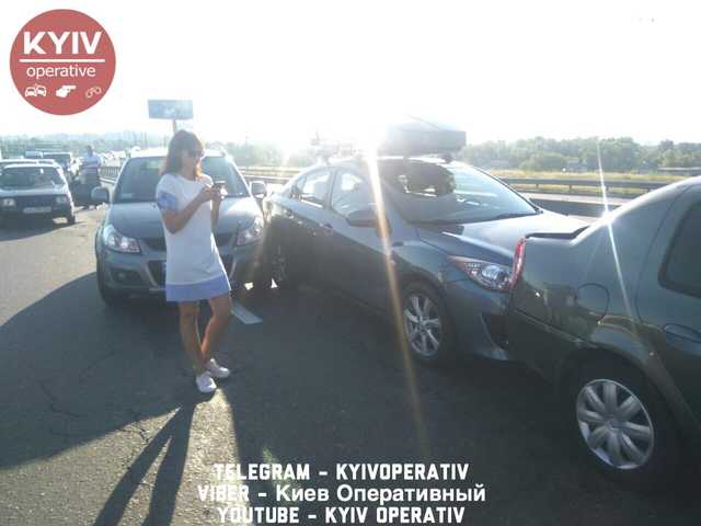 Объезжай пробку: на Северном мосту столкнулись семь машин