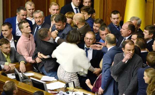 Блогер рассказал о «фантастических» затратах на работу парламента в 2018 году