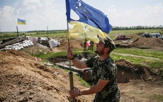 Отдавать ли жизнь за флаг? Депутат Рыбак и тысячи других