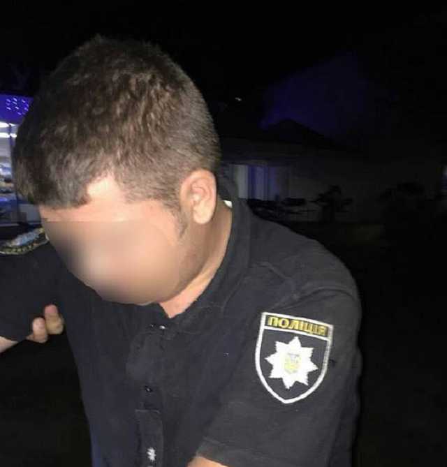 Мошенники на дорогах: военнослужащие вместе с «липовым» полицейским обирали водителей