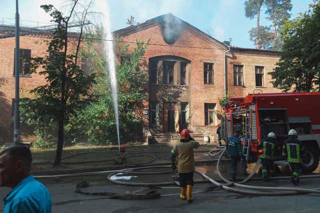 В Киеве на День Независимости загорелась типография