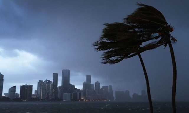 На Гавайи обрушился самый мощный за 30 лет ураган