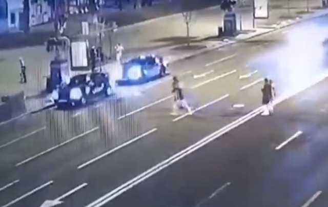 На Крещатике такси сбило девушку