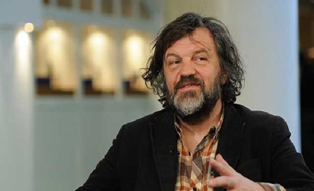 Кустурица приехал в оккупированный Крым и устроил концерт в пещерном городе