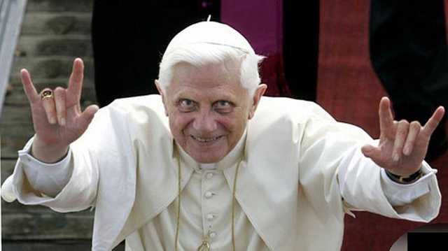 Папа Римский признал "провал" в борьбе с педофилией священников