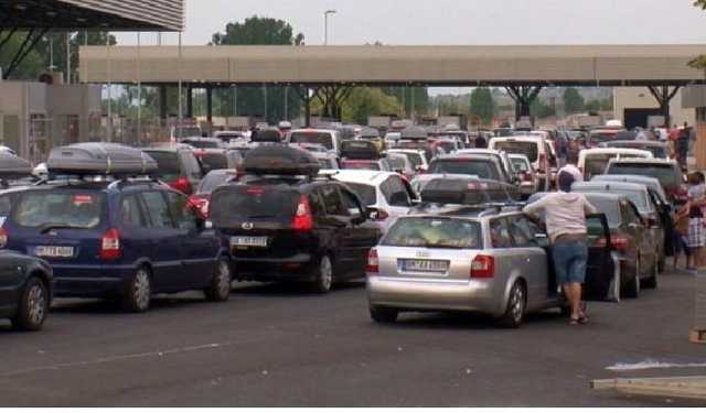 Более 50 человек из Украины ежедневно отправляется на заработки за рубеж